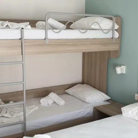 Apartment Chriselia 4 *