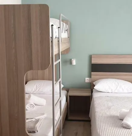 Apartment Chriselia 4 *