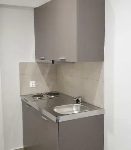 Chriselia 4 Nea Roda